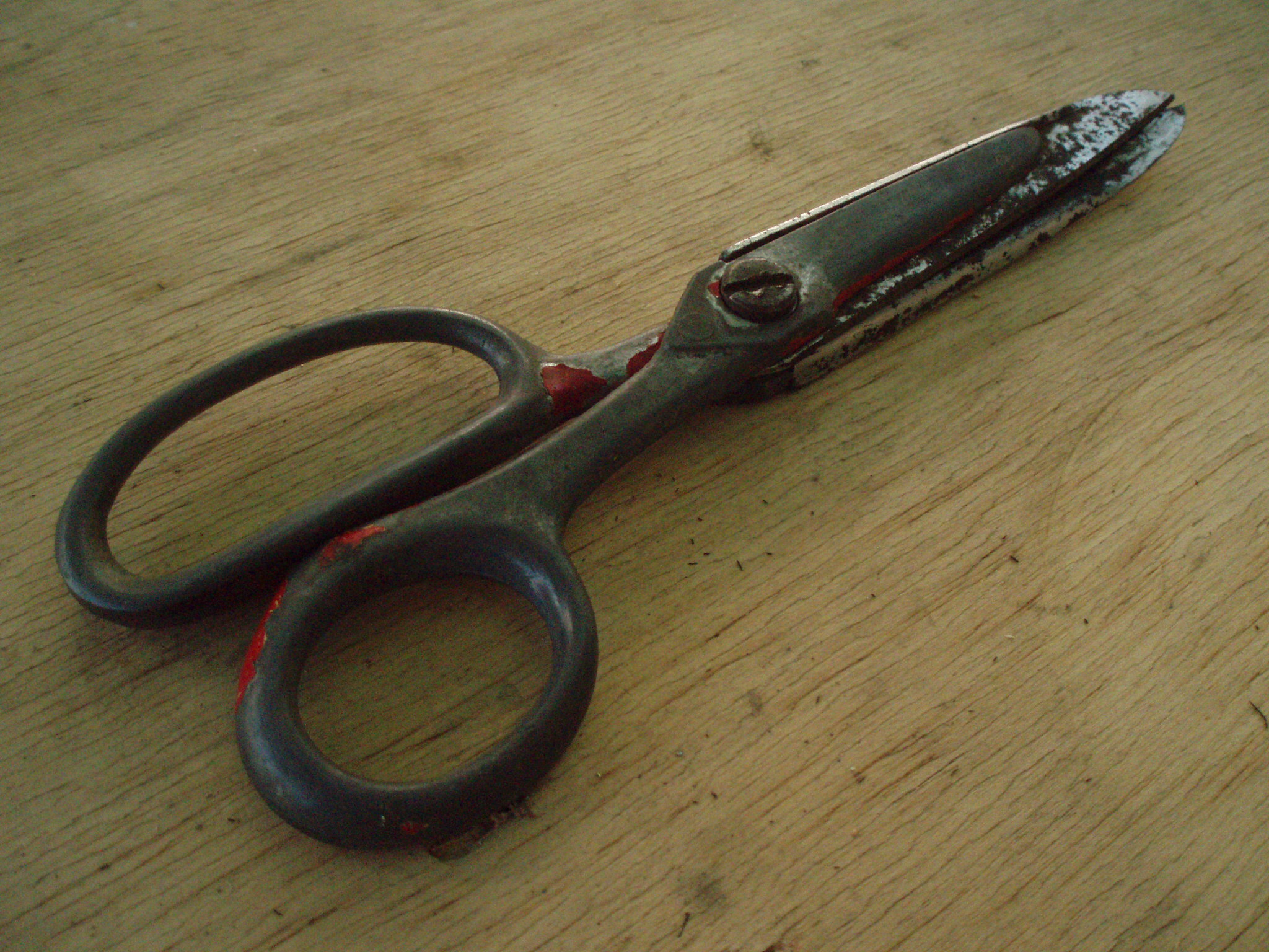Sagys 100: refurbishing an old argentinian scissor