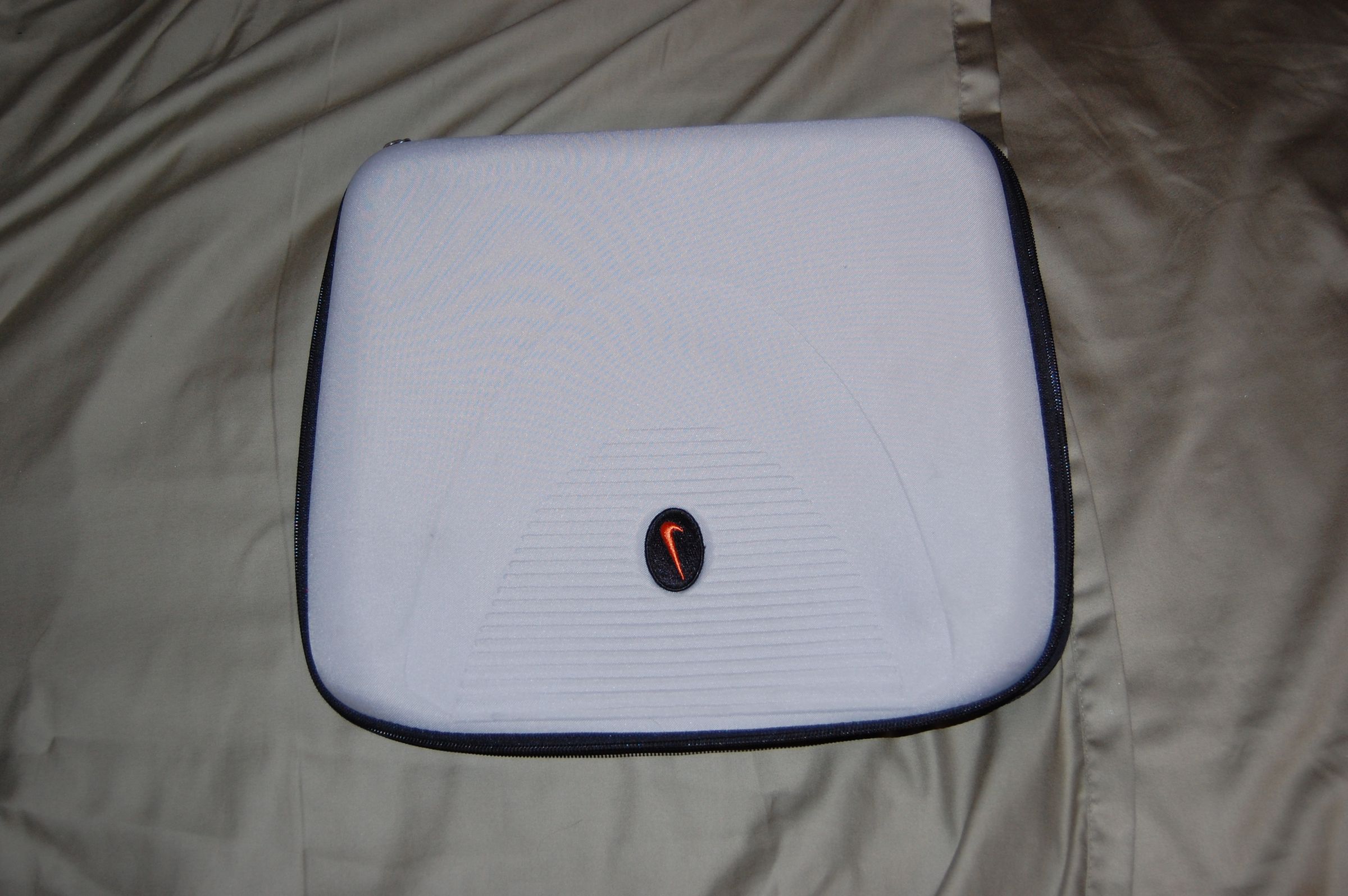 Laptop Sleeve From a Zippered Three Ring Binder