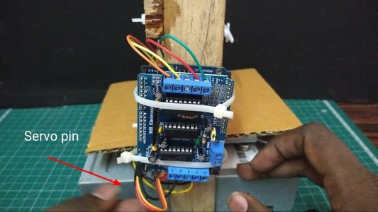 Connecting Servo to L293d Motor Driver