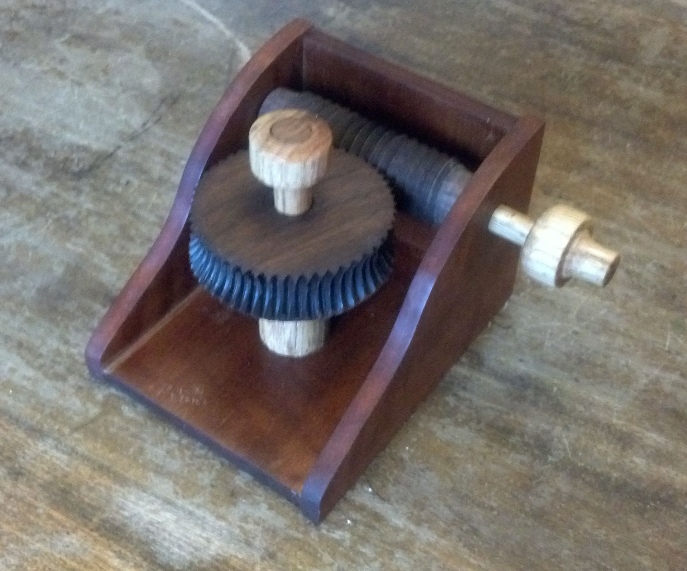 Wooden Hobbed Gear Do-Nothing Machine