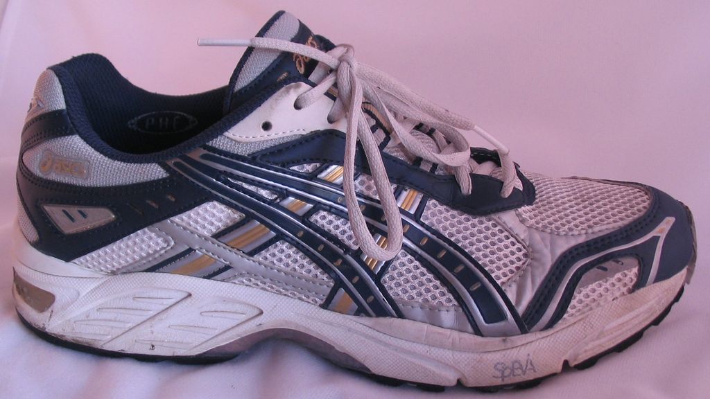 How To Dye Asics Shoes?