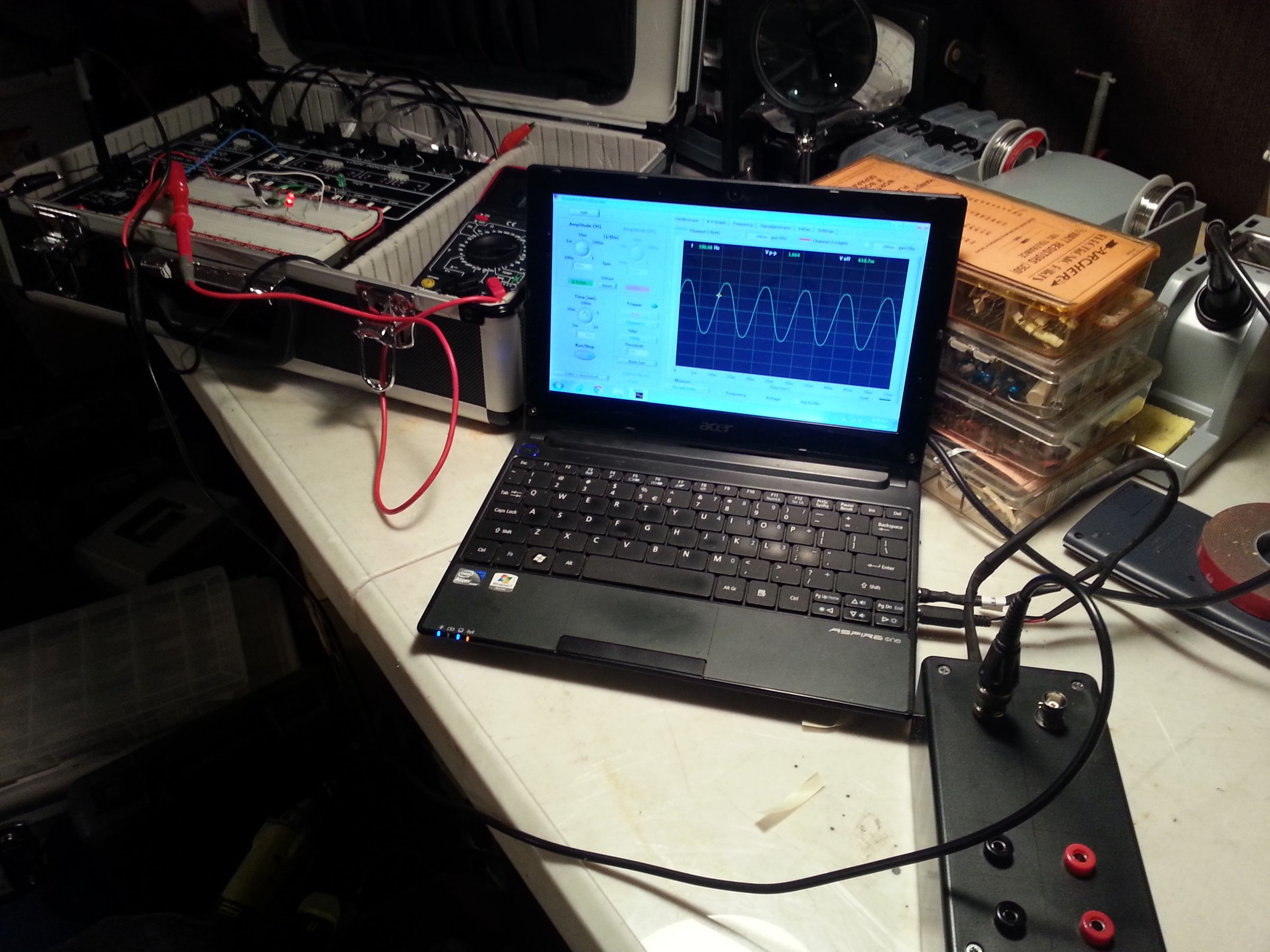 USB Oscilloscope With Signal Generator