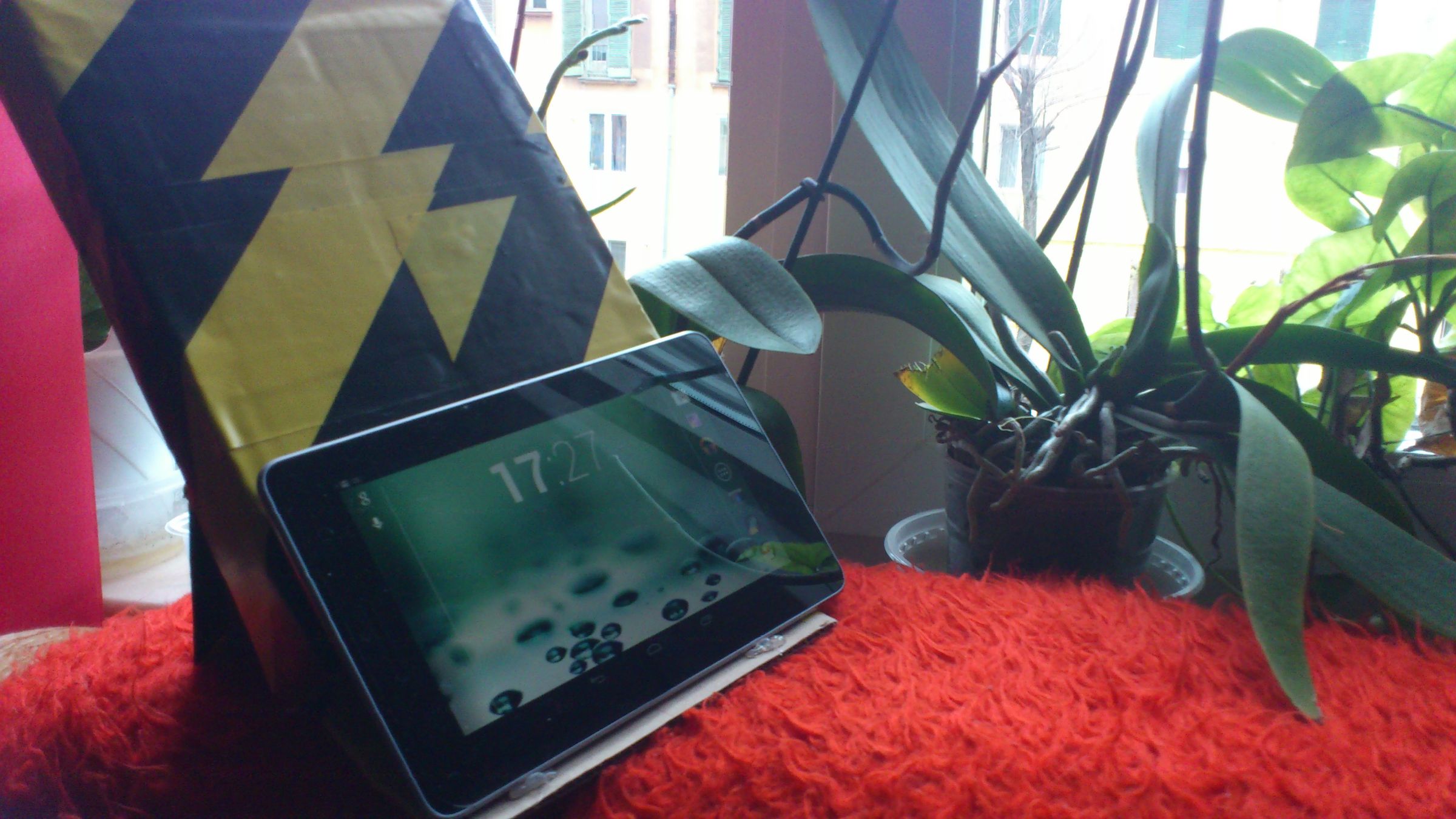 How to Make a Shock-proof Cardboard 7" Tablet 2-in-1 Case and Dock