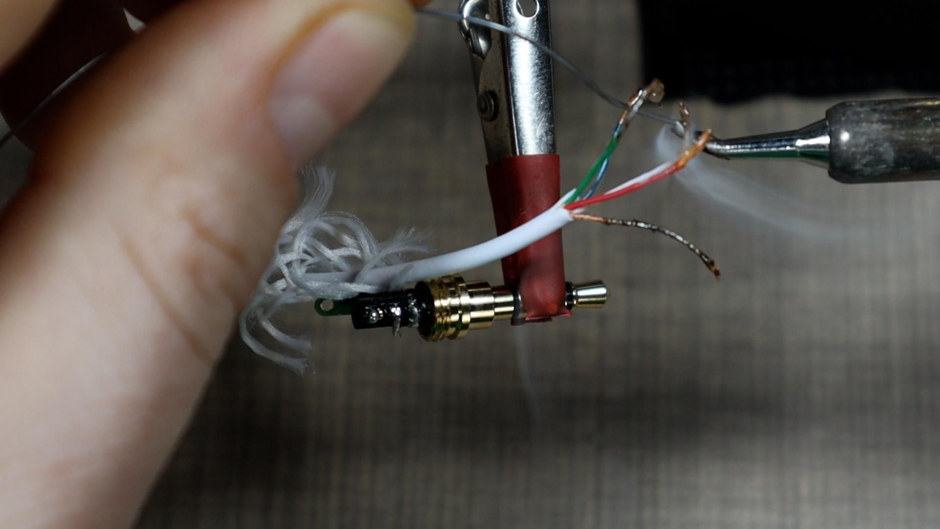 Replace Broken Headphones Connector 5 Steps (with Pictures