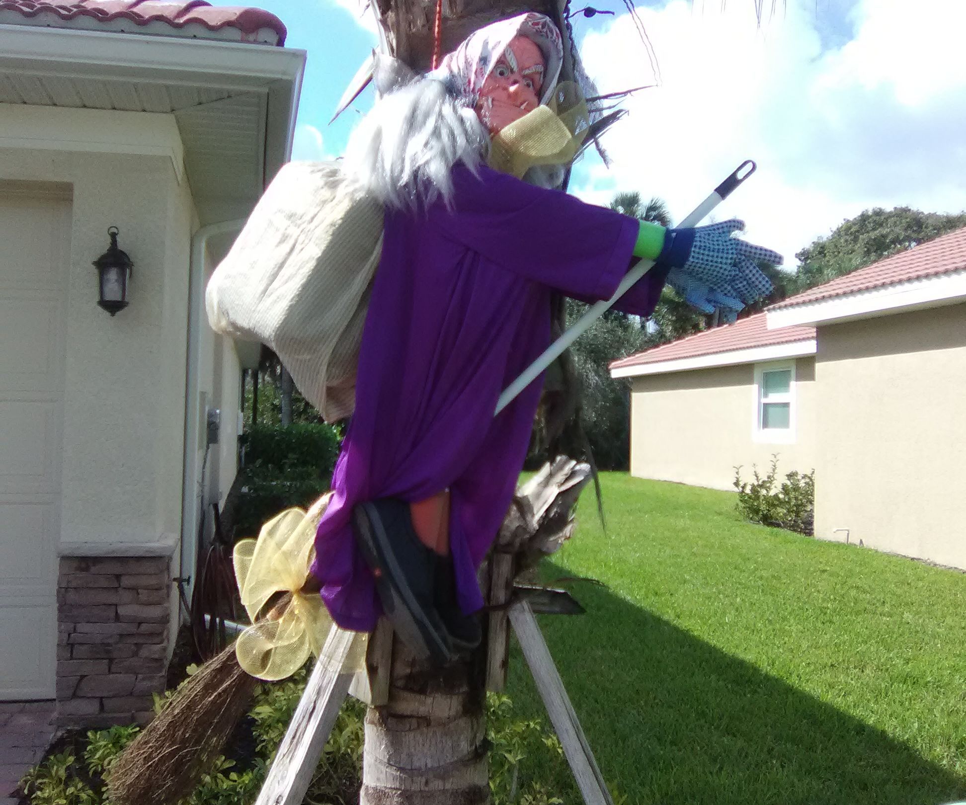 La Befana Christmas Decor