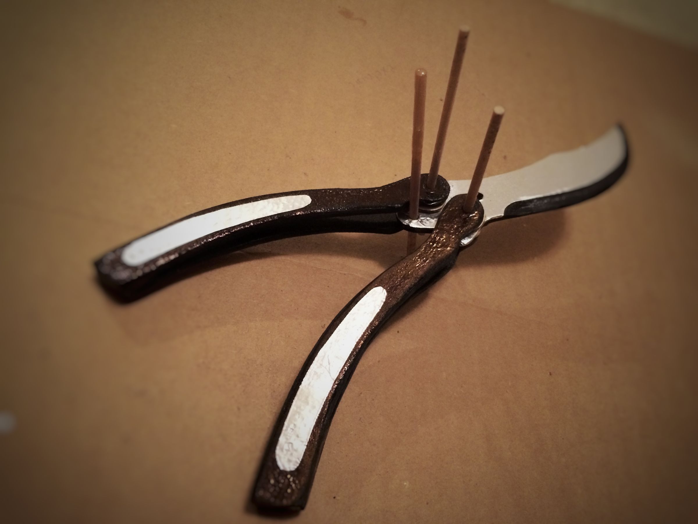 CardboardPly ButterflyKnife Replica 12 Steps (with Pictures