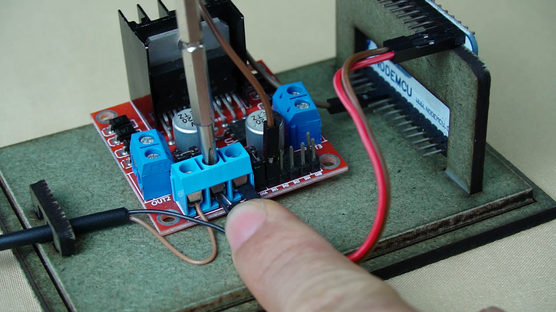 WIFI Door Lock DIY : 5 Steps Circuit Diagram