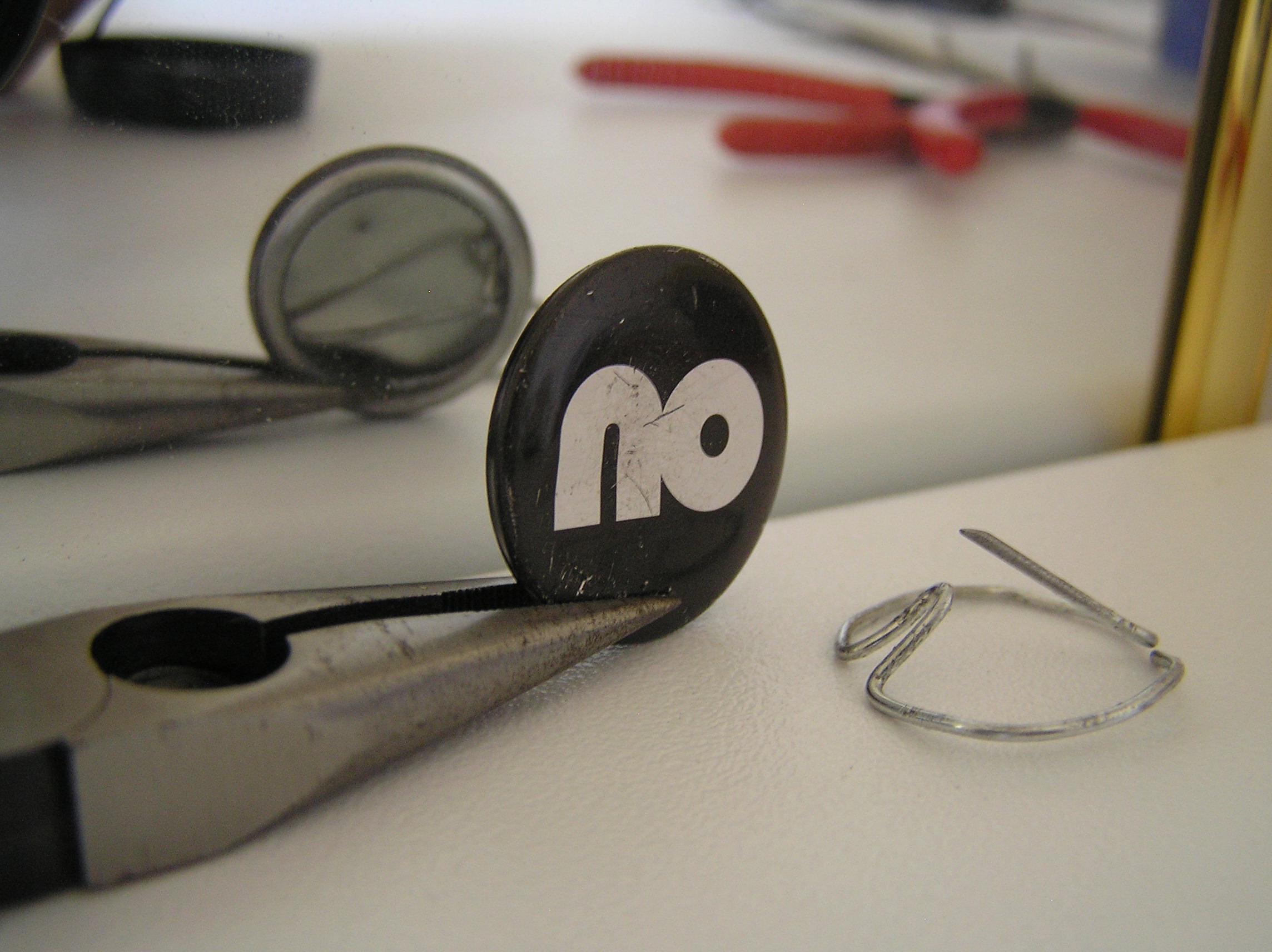 Fix Broken Pin Badges