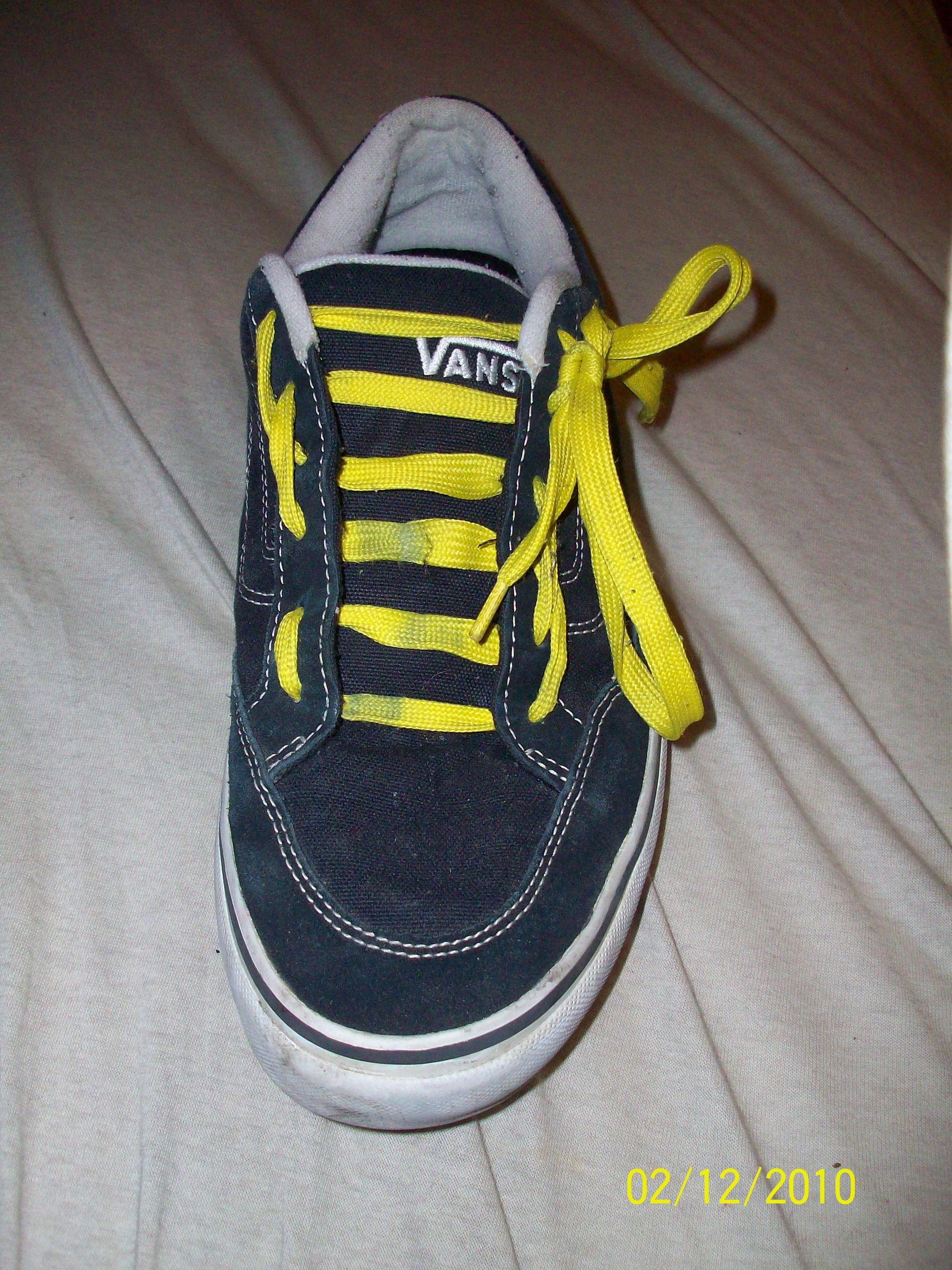 Reuse Bike Inner Tubes for Shoelaces (and Bonus Lacing Idea) 11