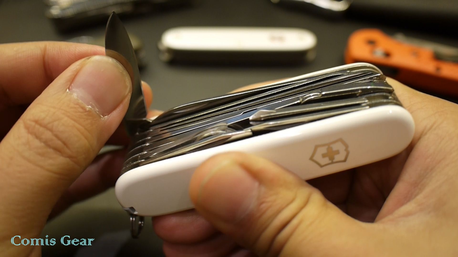 How to Safely Open and Close Victorinox Swiss Army Knife or Any Folding Knife