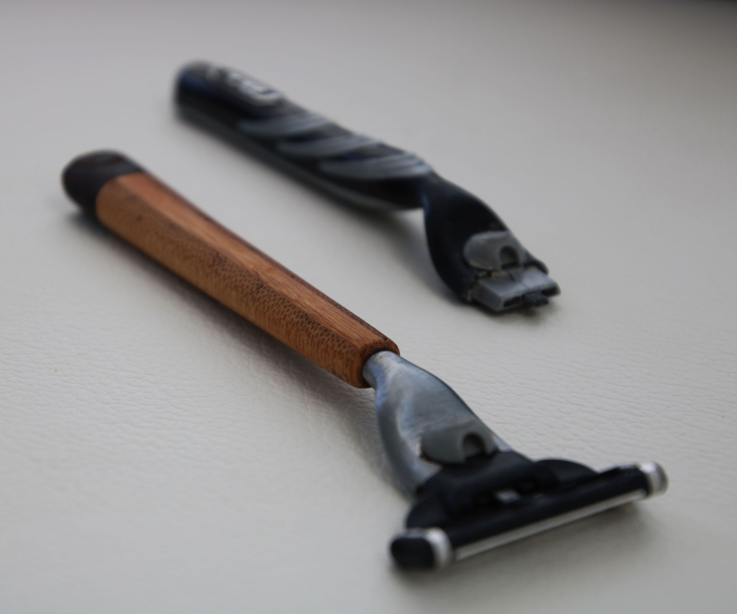 Renewed Wooden Razor 