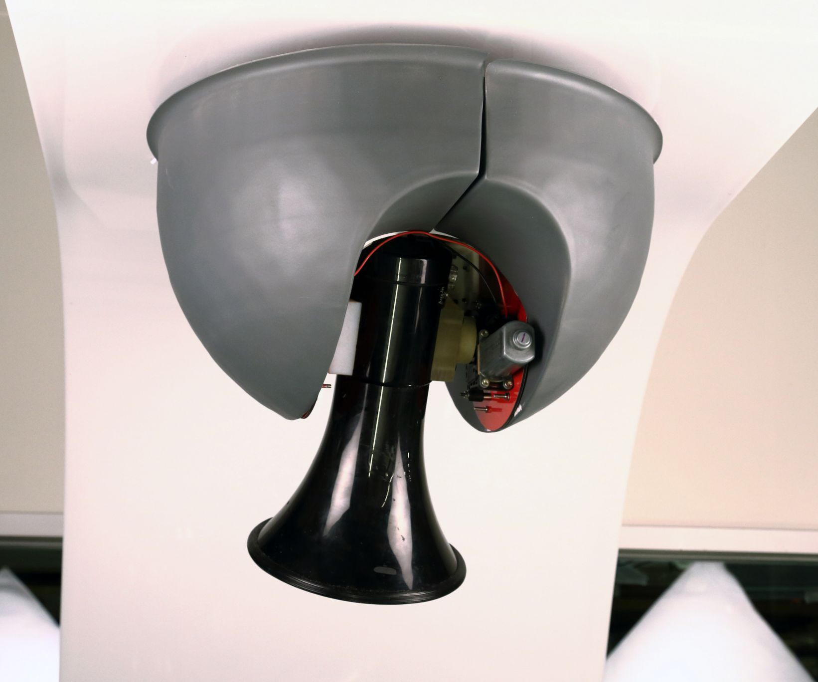 Fofoque-me: Vox Populi -- a Motorized Public Opinion System