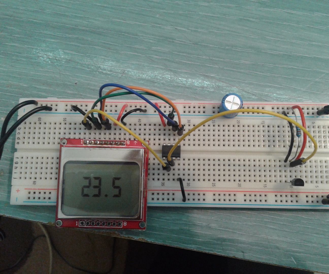 Attiny85 5110LCD DS18B20 Thermometer