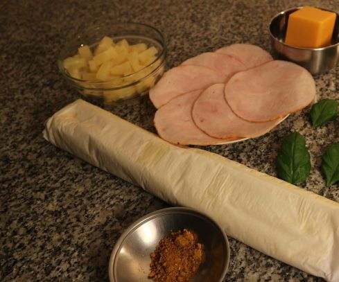 Curry Chicken Pizza Ring With Pineapple, Basil & Cheddar