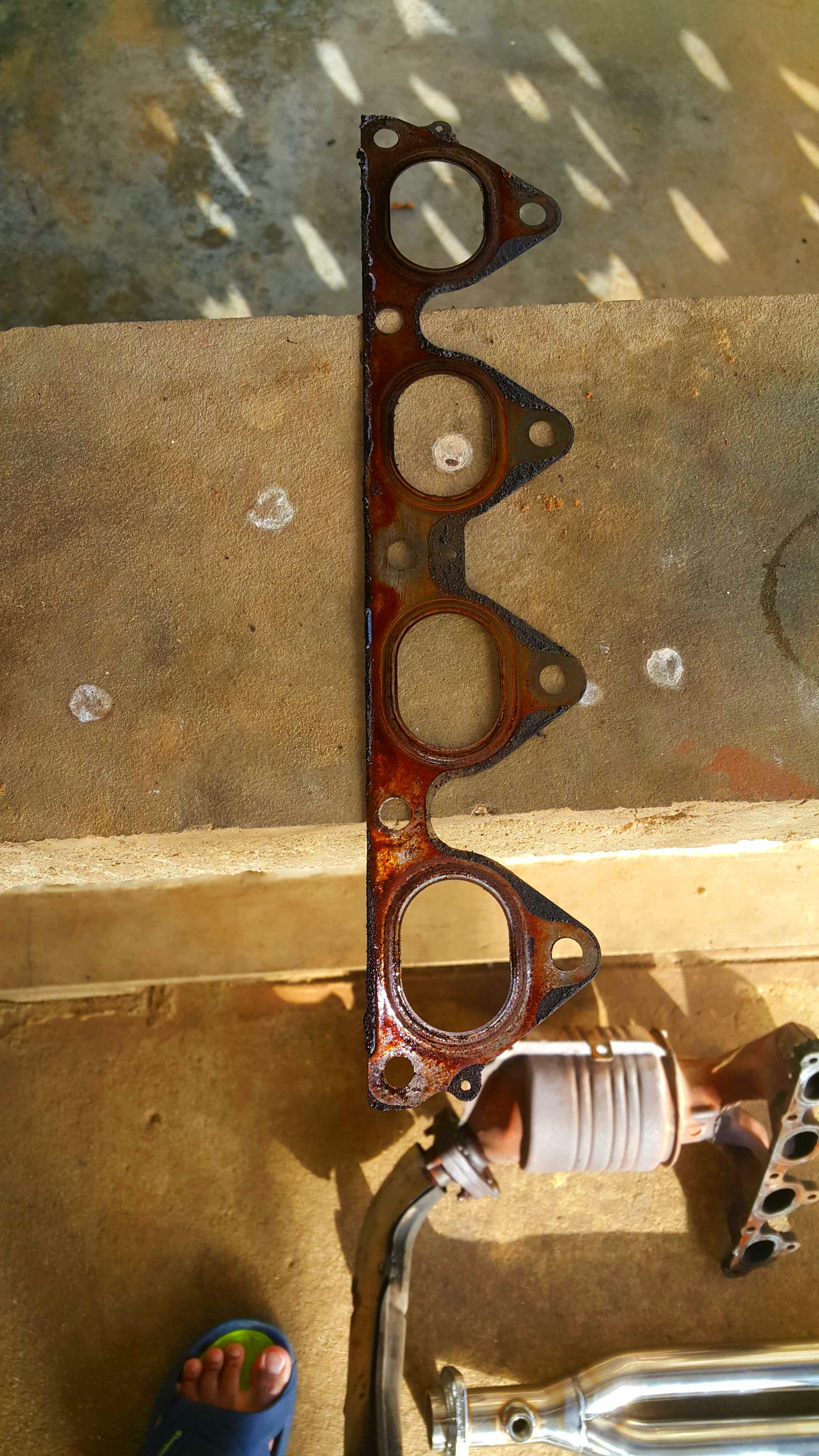 Exhaust Manifold Replacement (Honda Civic 1999 D15B Engine and EK3 Chassis)! 6 Steps (with