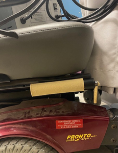 Operation of Center-Mounted Wheelchair Footplate