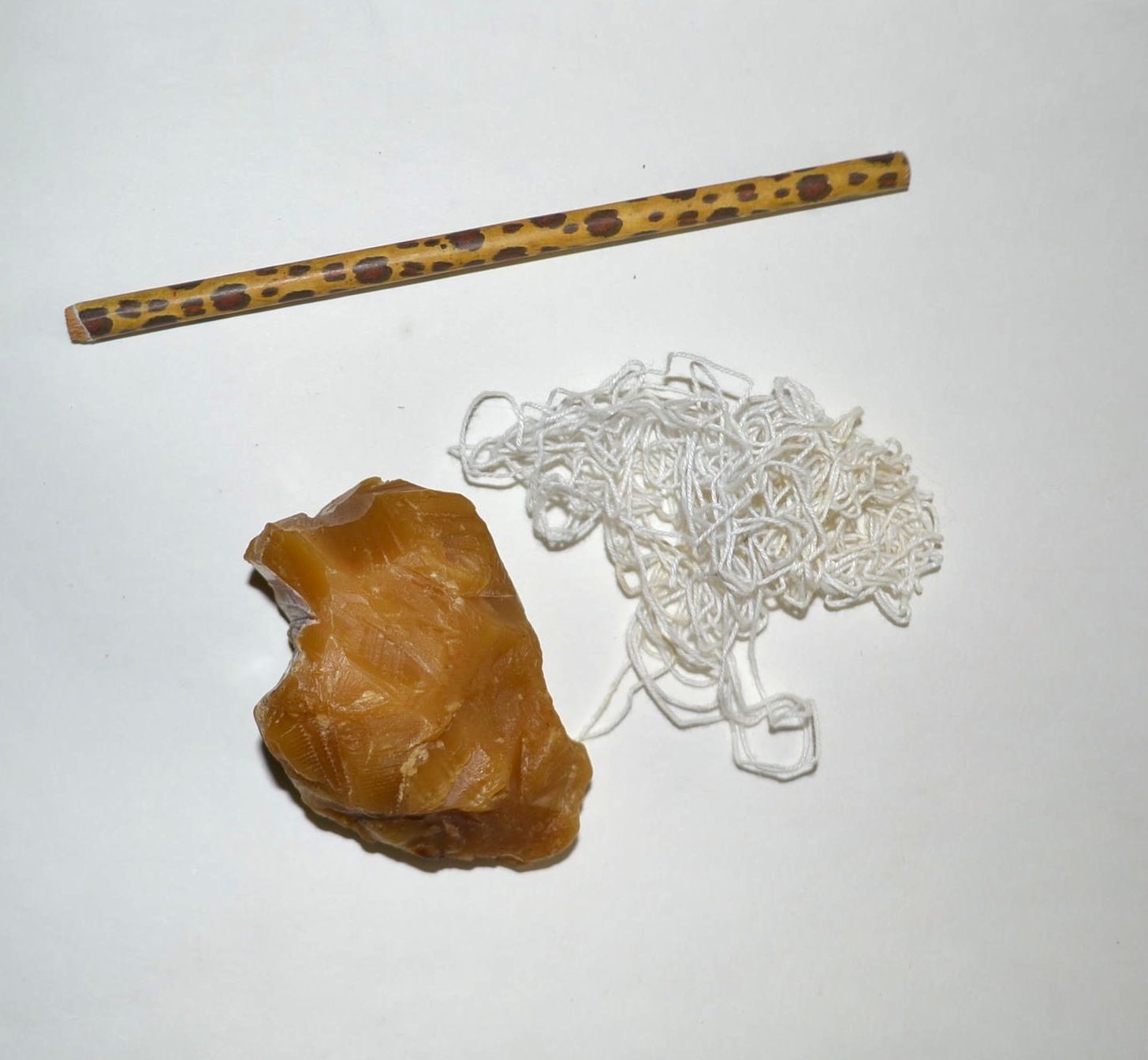 WAX YOUR OWN THREAD : 9 Steps - Instructables