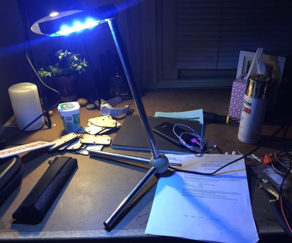 1 Dollar Lamp