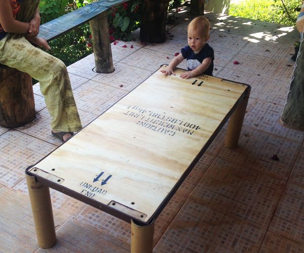 Coffee Table Out of Pallets and Cardboard Tubes