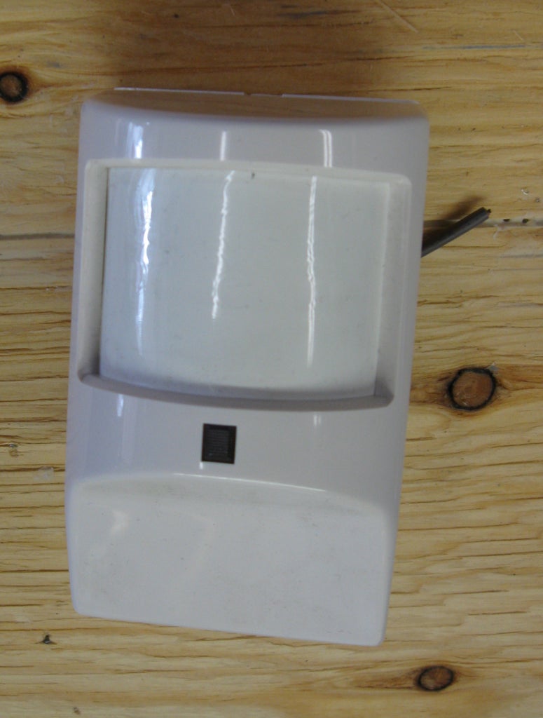 Hacking a PIR Motion Sensor for Use As a Triggering Device 5 Steps Circuit Diagram