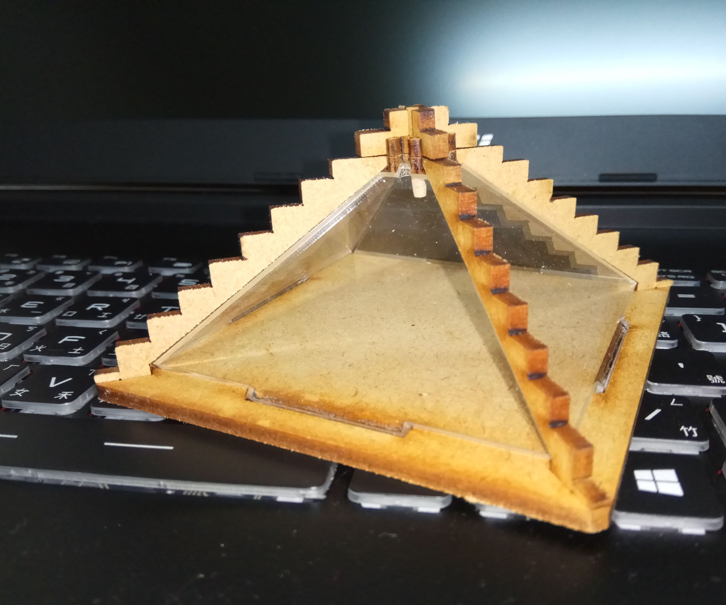 NFU Dream Maker Project: Holographic Projection Pyramid