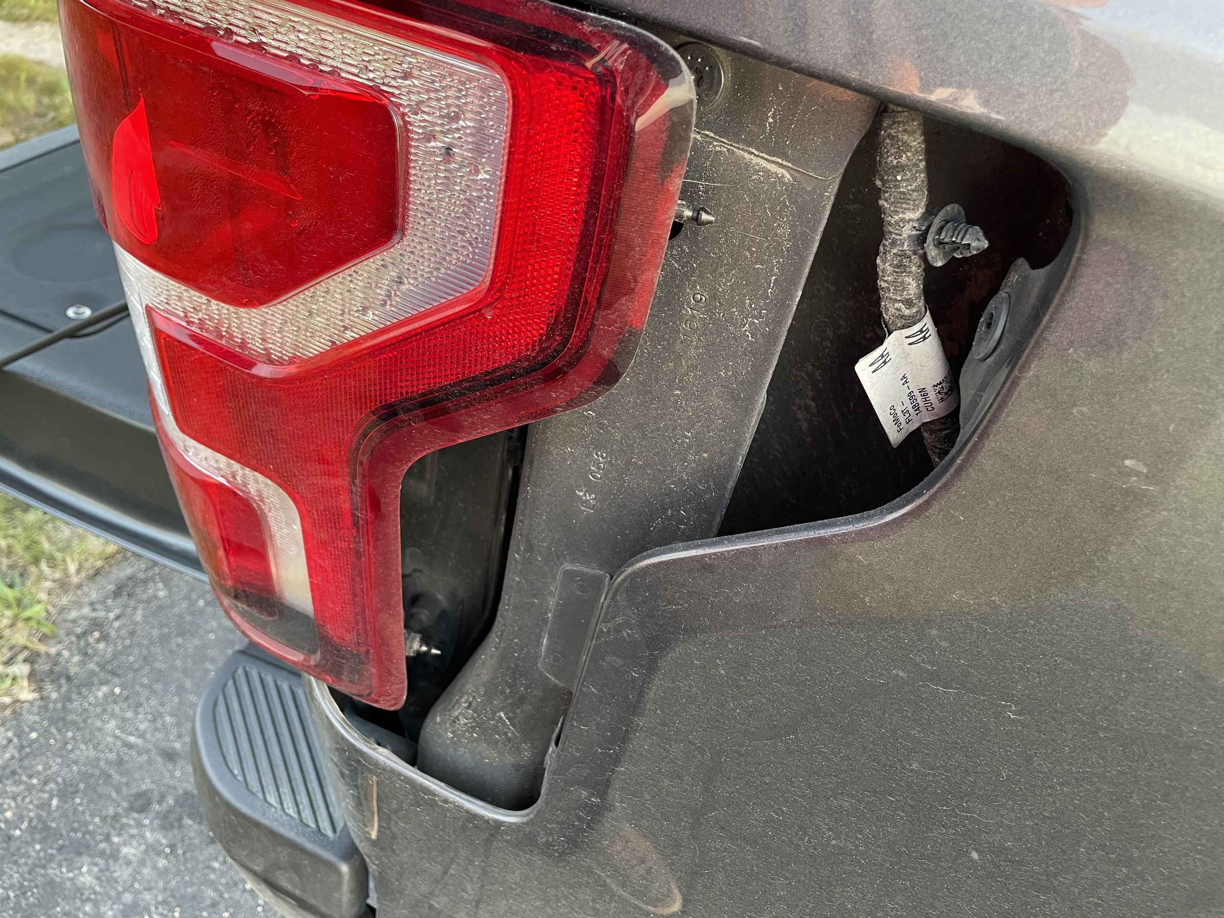 How to Change a Broken Tail Light Bulb in a Ford F150 10 Steps (with