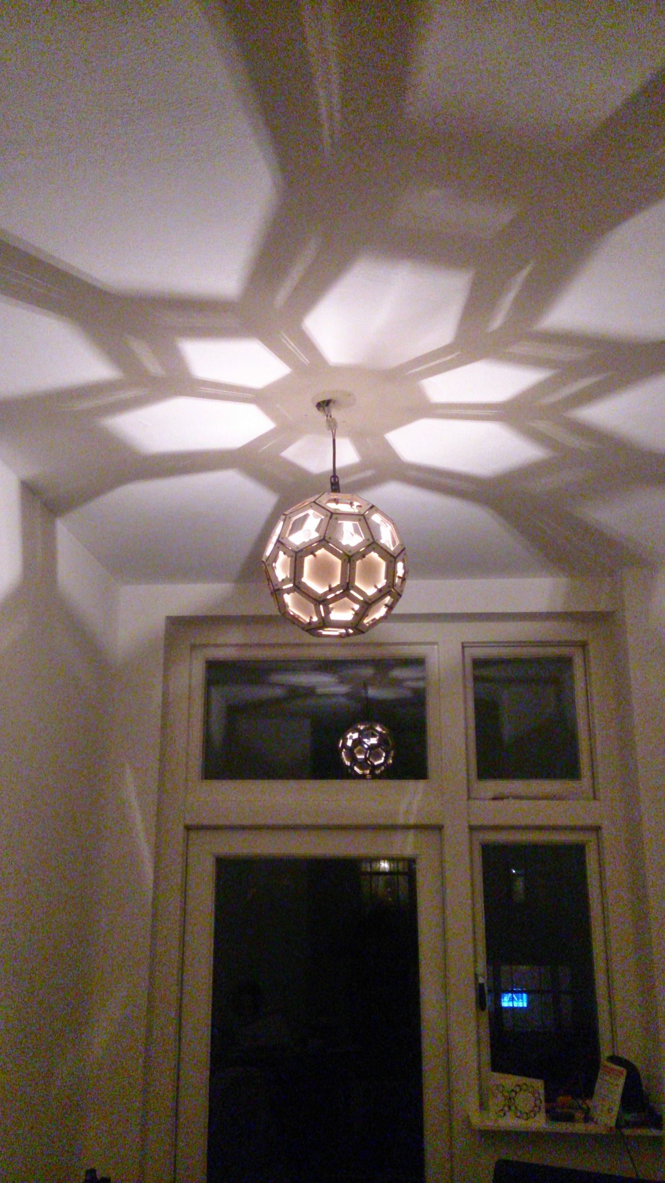 Lasercut and 3d-printed Truncated Icosahedron Lamp-shade