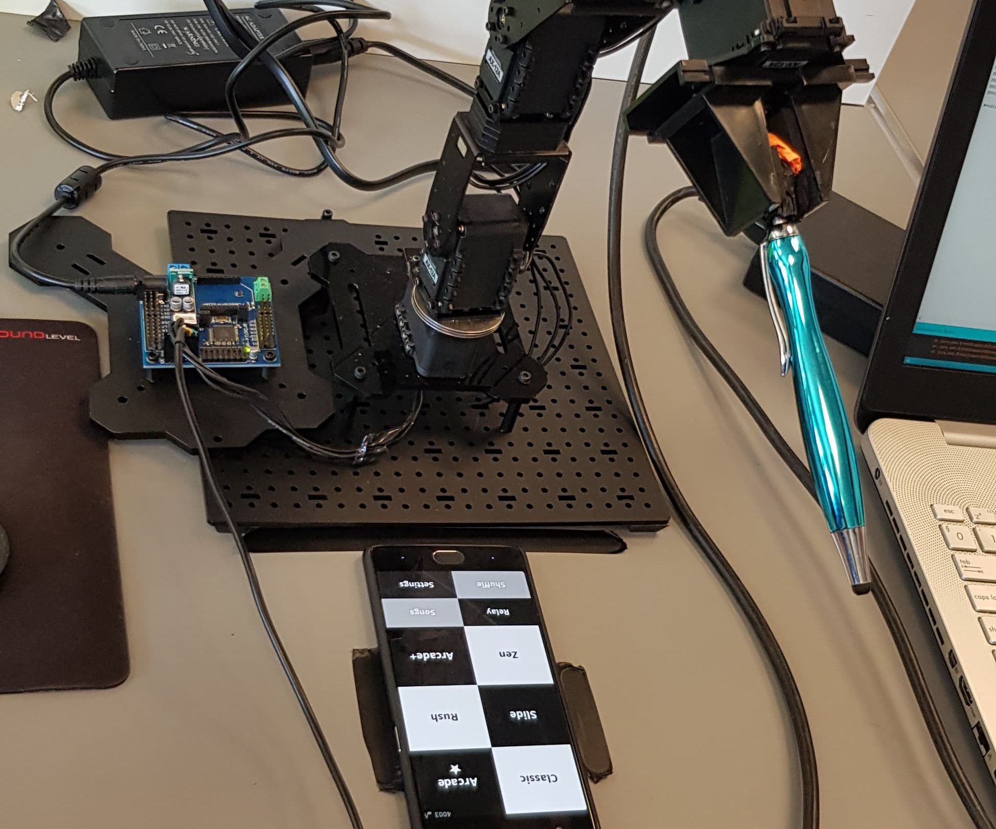 Piano Tiles Playing Robot Arm