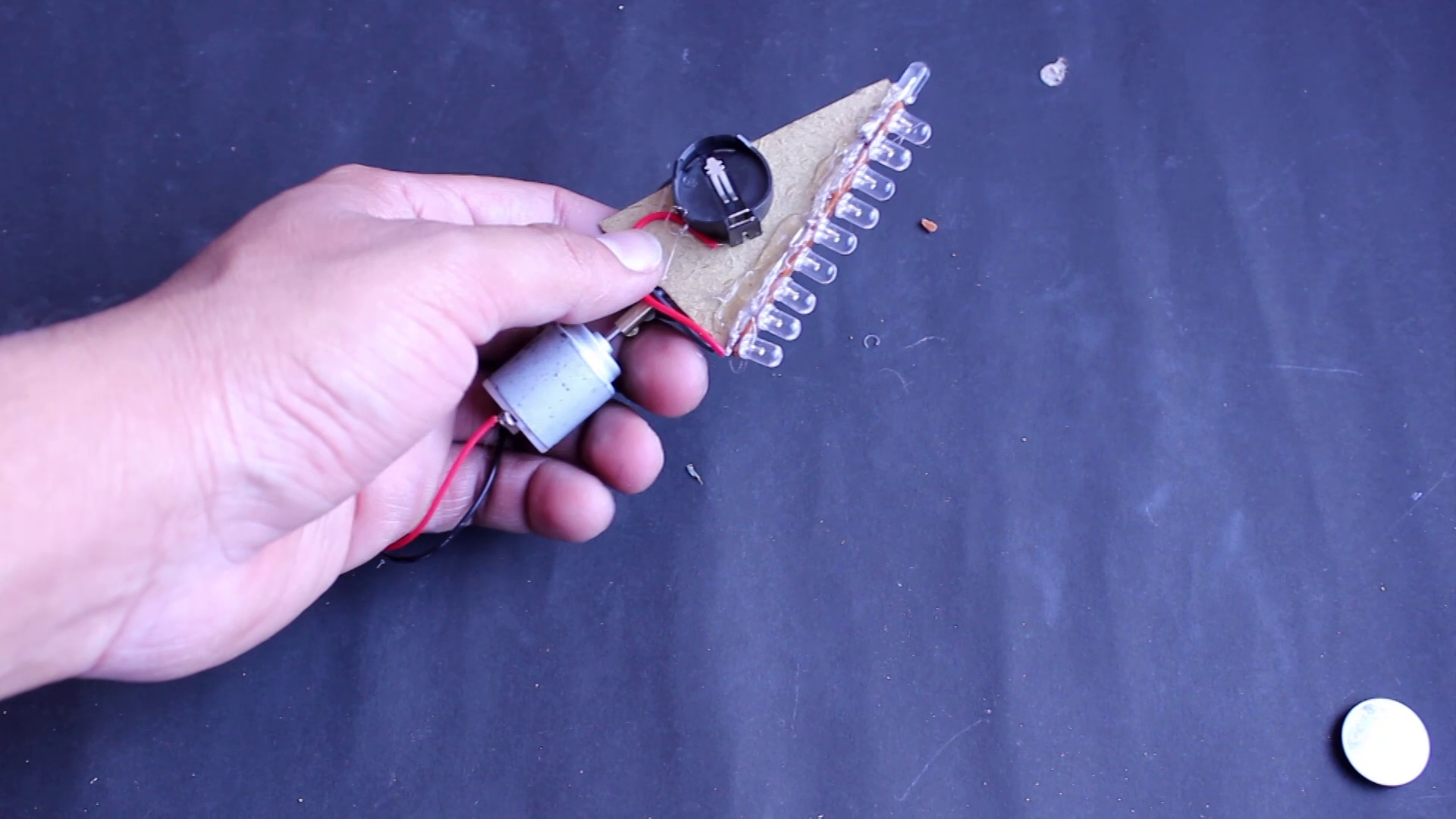 Make Rotating Christmas Tree Light Using LED's and Toy Motor 7 Steps