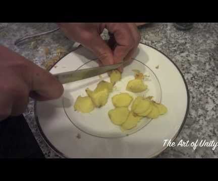 How to Make Ginger and Turmeric Tea 
