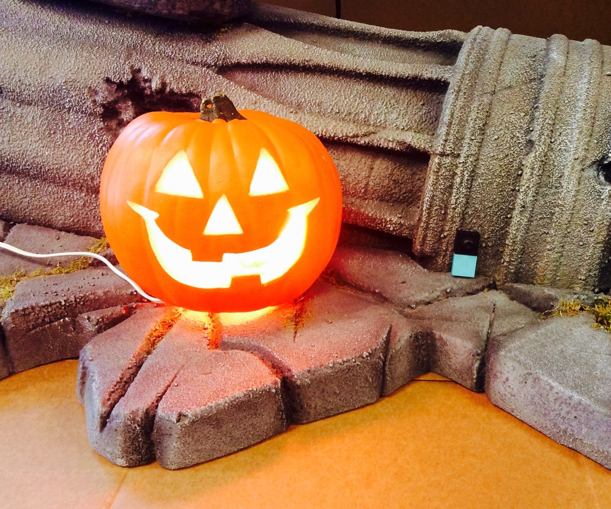 MESH: Easy Interactive Jack-O-Lantern