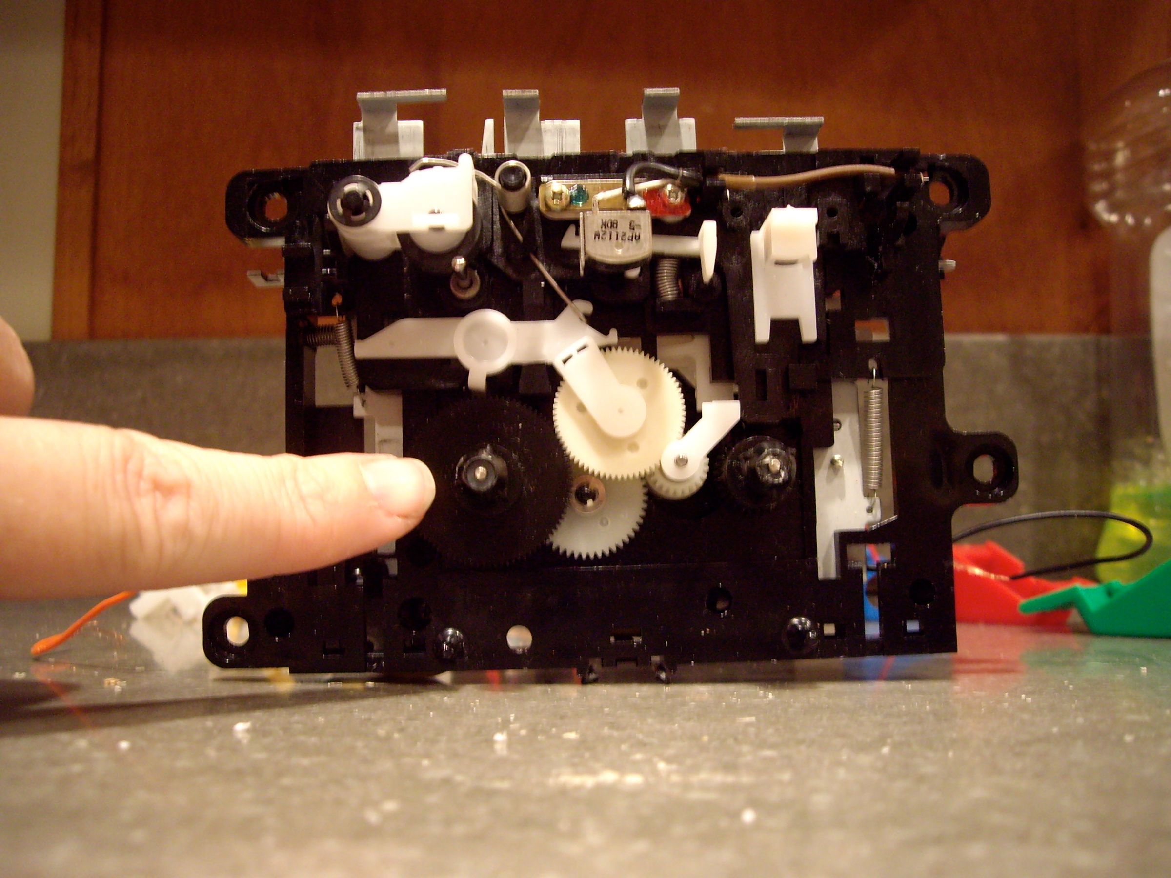 Spooky Backwards Spinning Clock Made From Cassette Player Motor 7