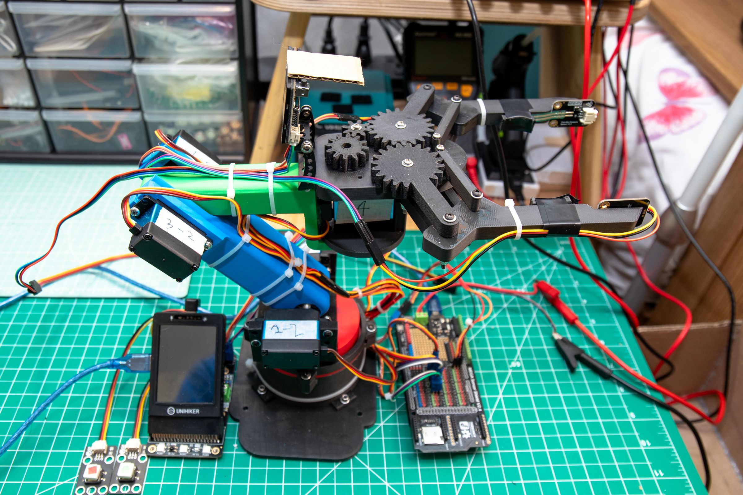 Three-axis Robotic Arm : 6 Steps - Instructables