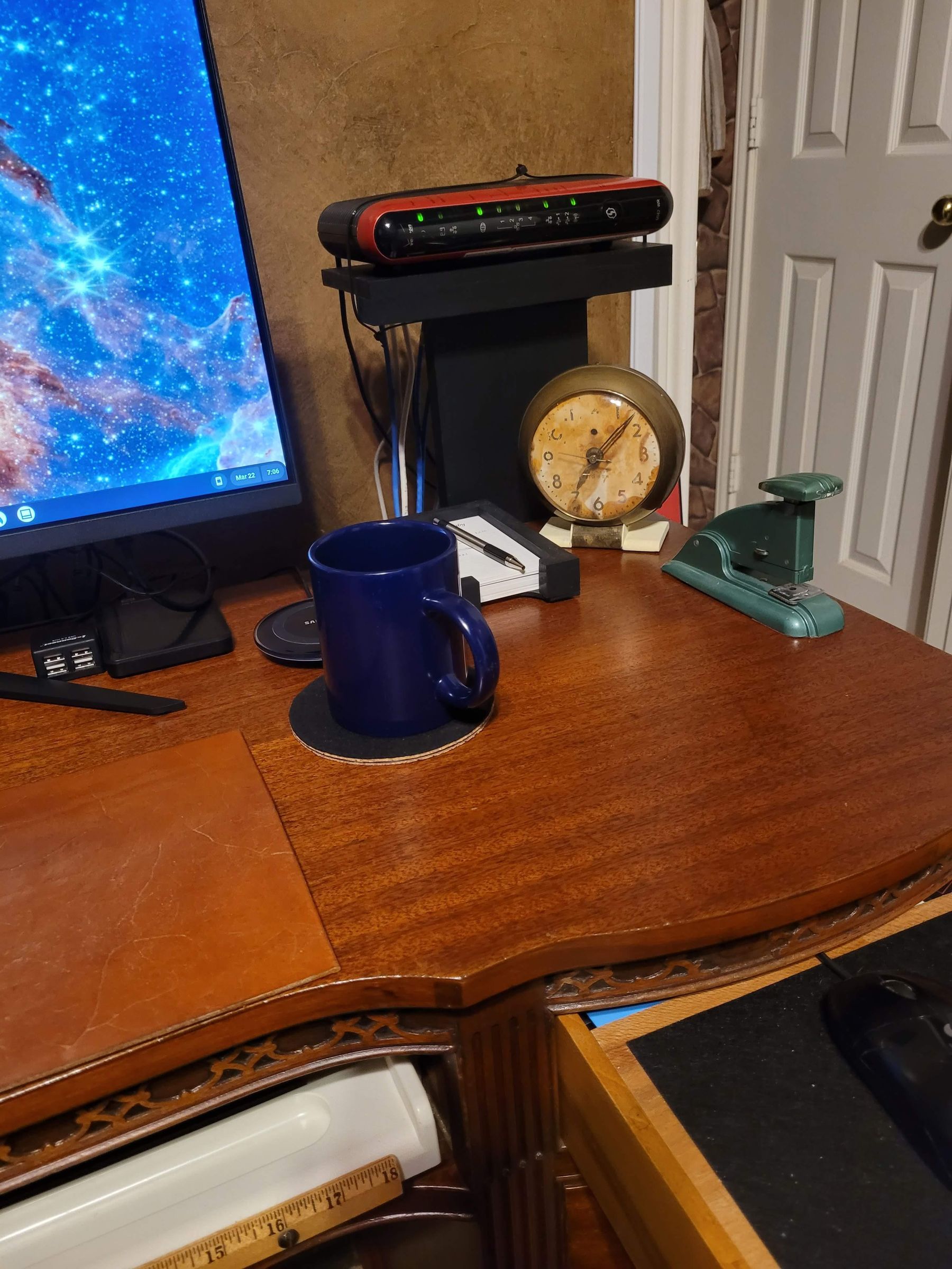 Desk Extension : 3 Steps - Instructables