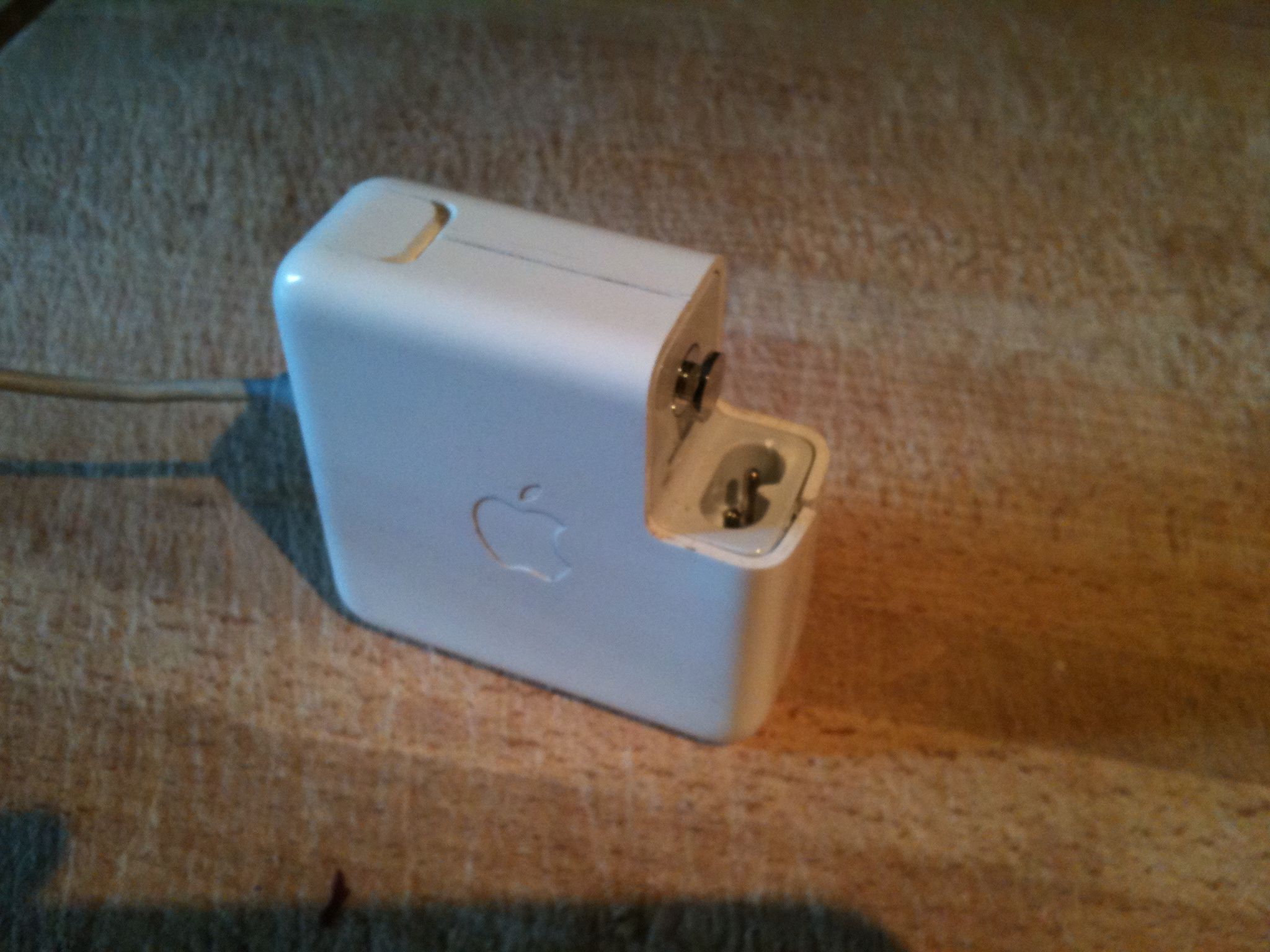 How to fix a MacBook magsafe Power Adapter/Supply