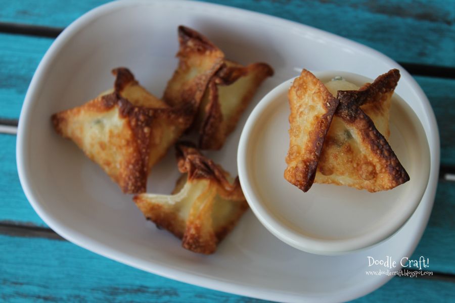Crispy Cream Cheese and Green Onion Wontons!