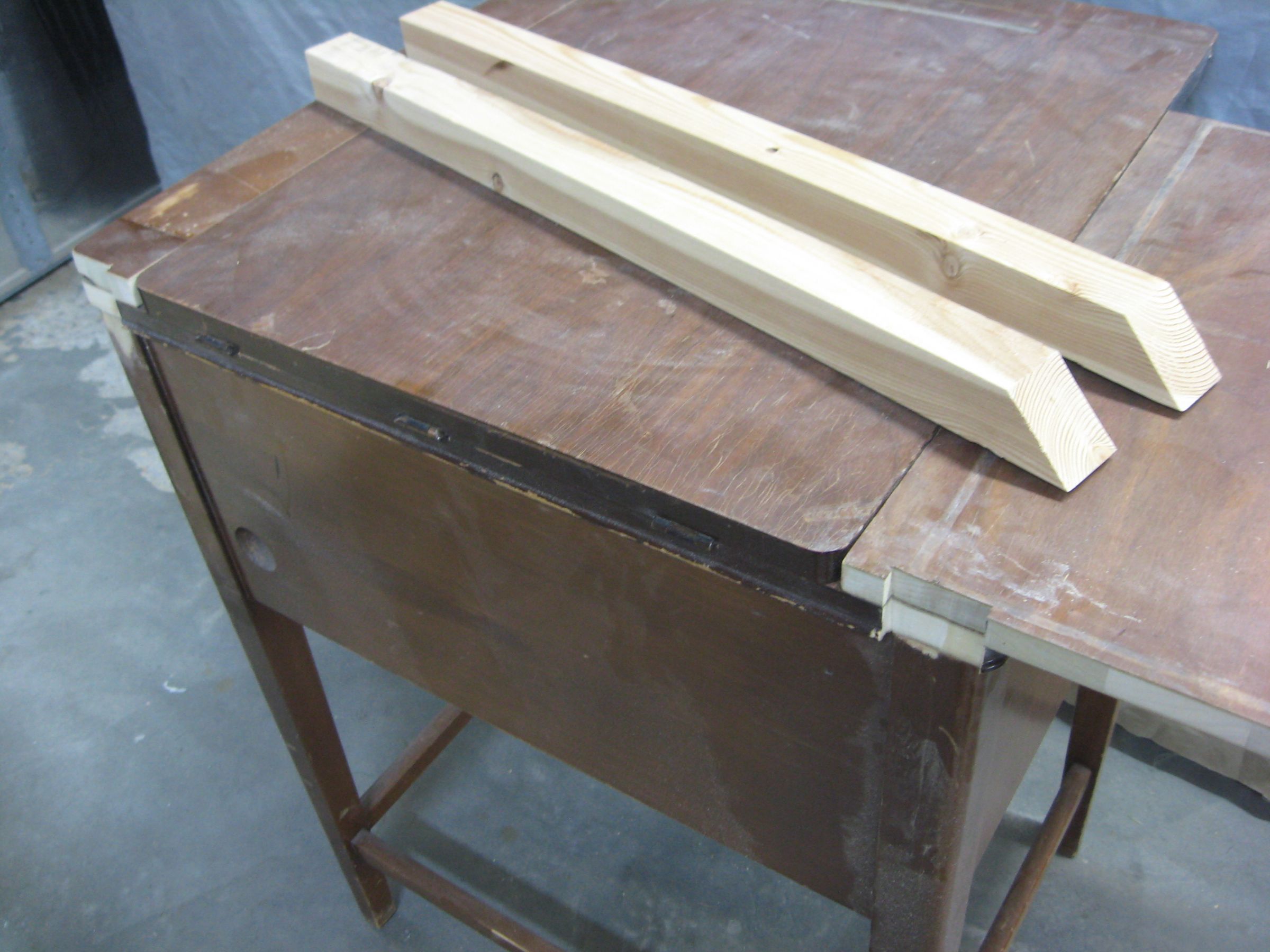 Wood Carving Station From Old Sewing Table 14 Steps (with Pictures