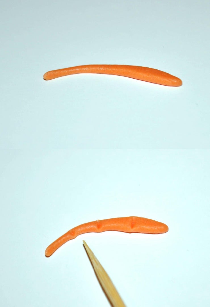How to Sculpt a Fondant Centipede