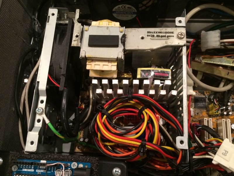 Briefcase PC : 7 Steps - Instructables