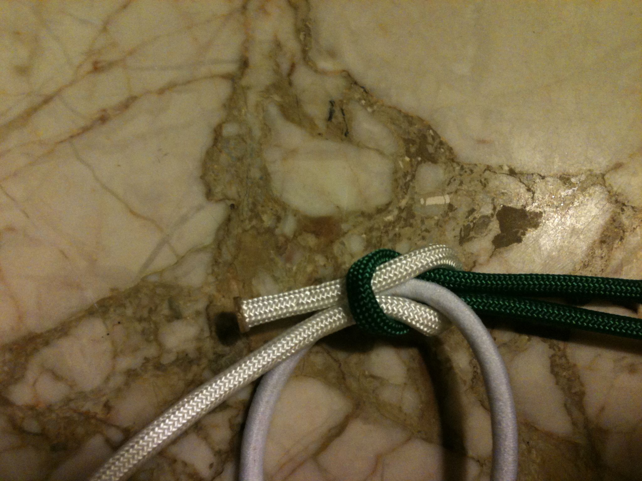 Paracord Bracelet Without Clip or Knot! 5 Steps Instructables