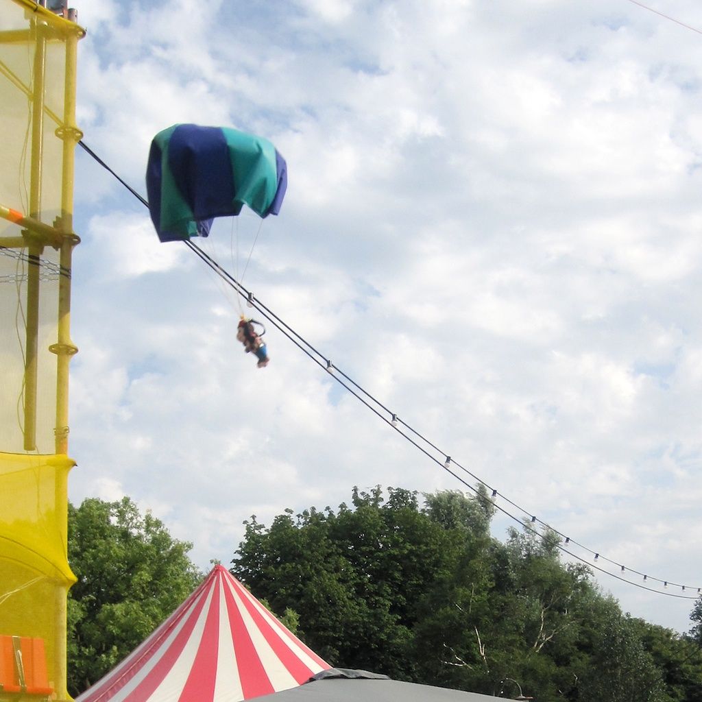 Teddy Parachute Jump Apparatus (parafauna)
