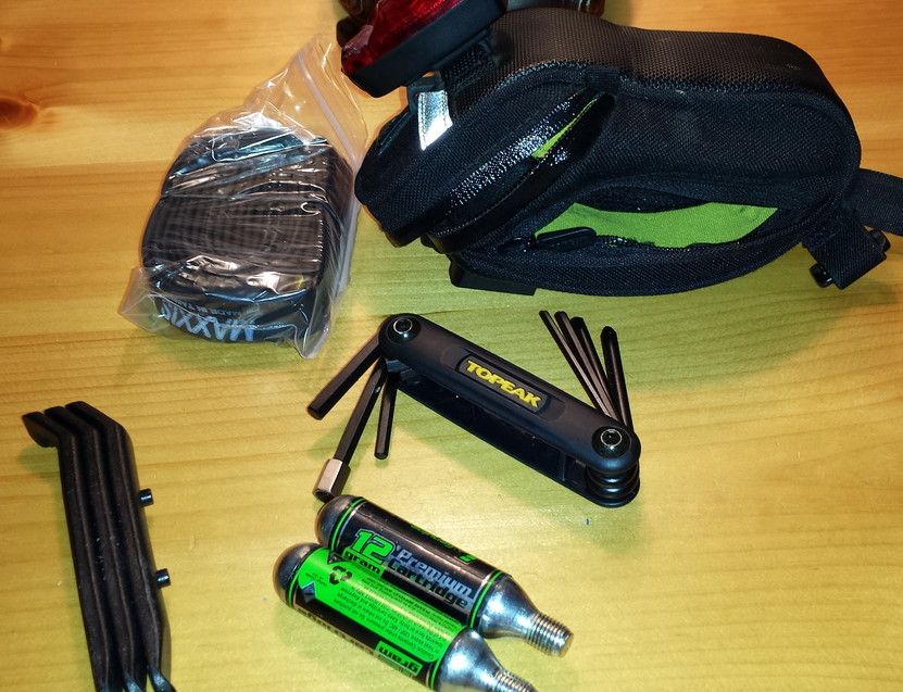Sugru CO2 Organizer
