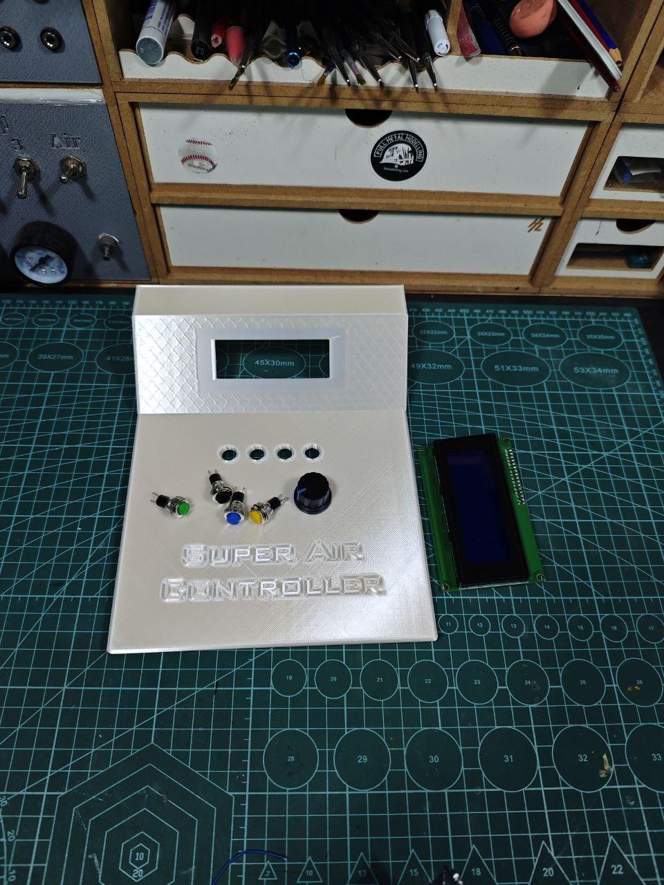 The Cover / La Tapadera