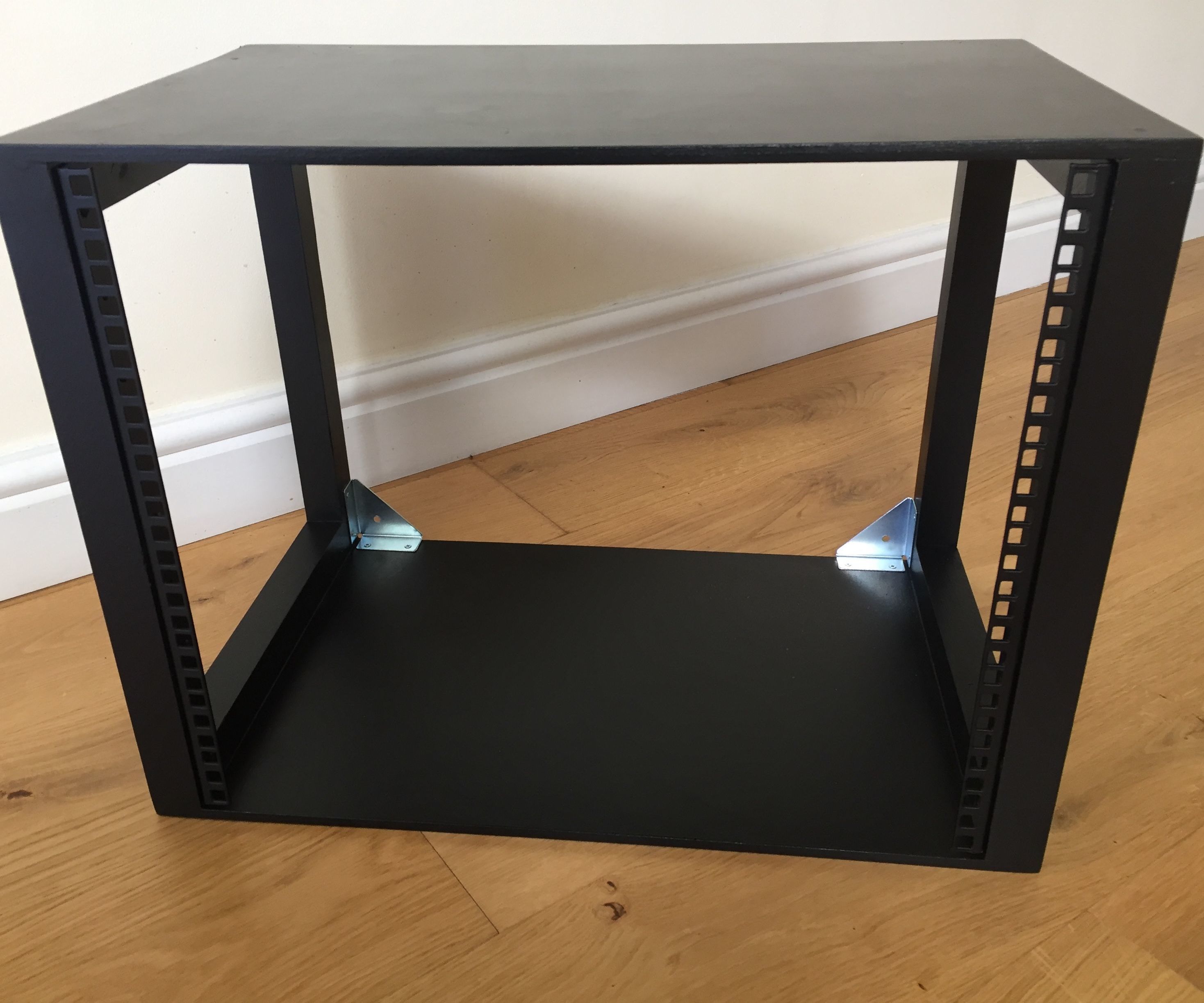 19 inch 9U Comms Rack made of Wood