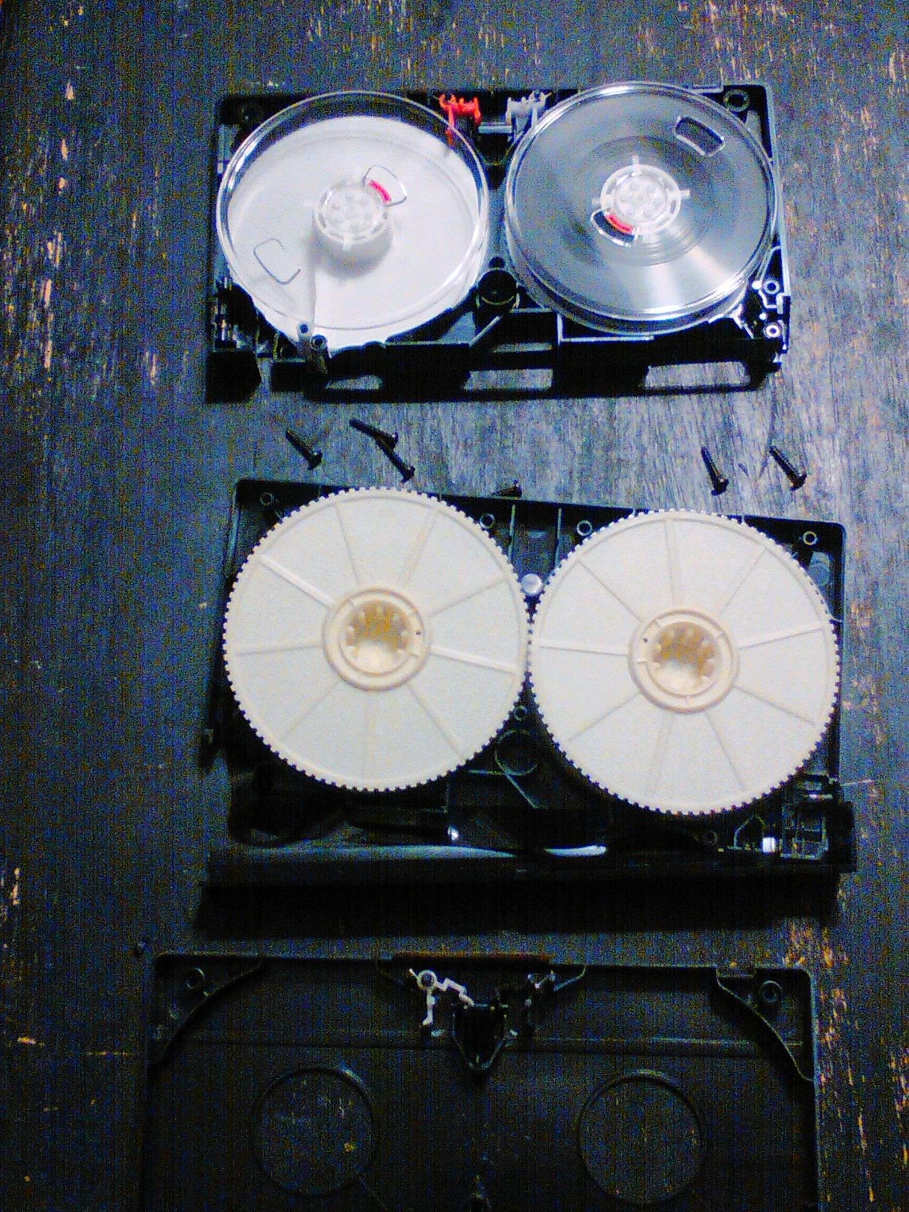 How to Save a Cracked VHS Movie. 6 Steps (with Pictures) Instructables