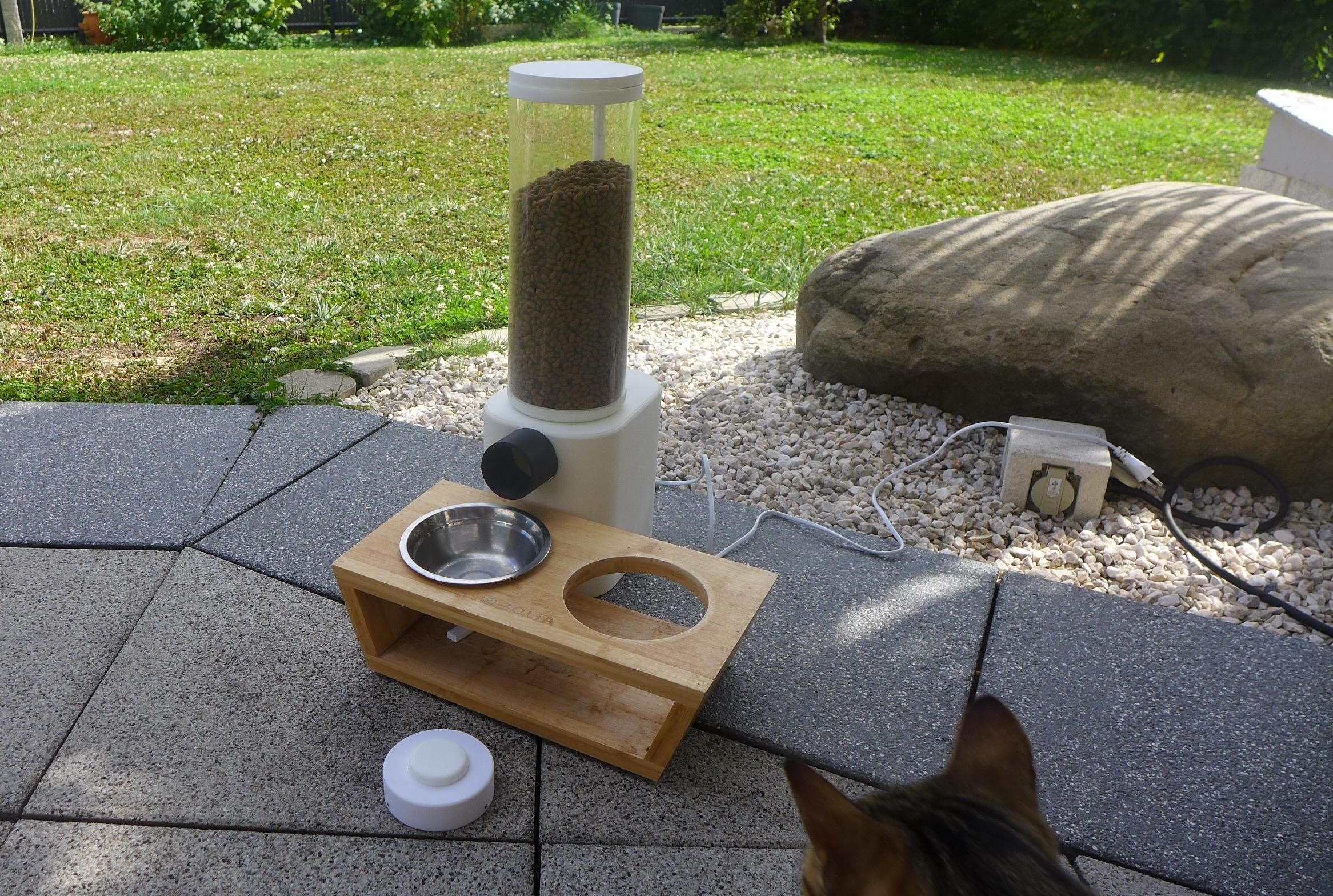 Innovative Kibble Dispenser
