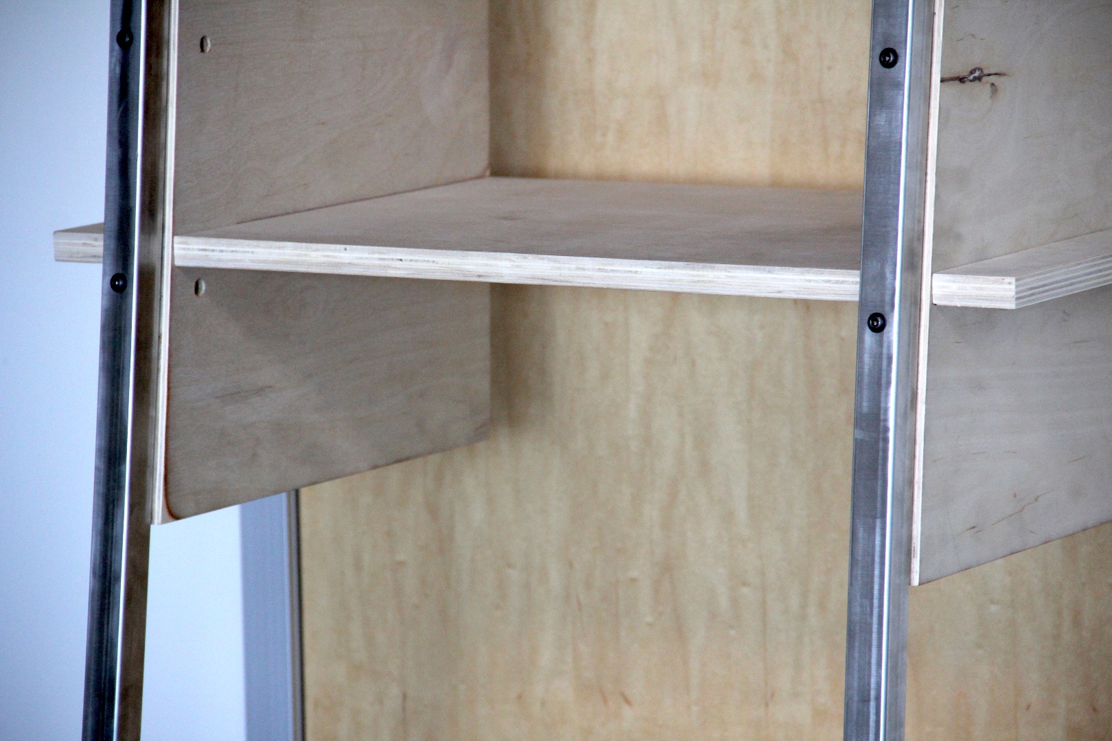 Minimalist Leaning Bookshelf (shelves Slot in From Behind) 14 Steps