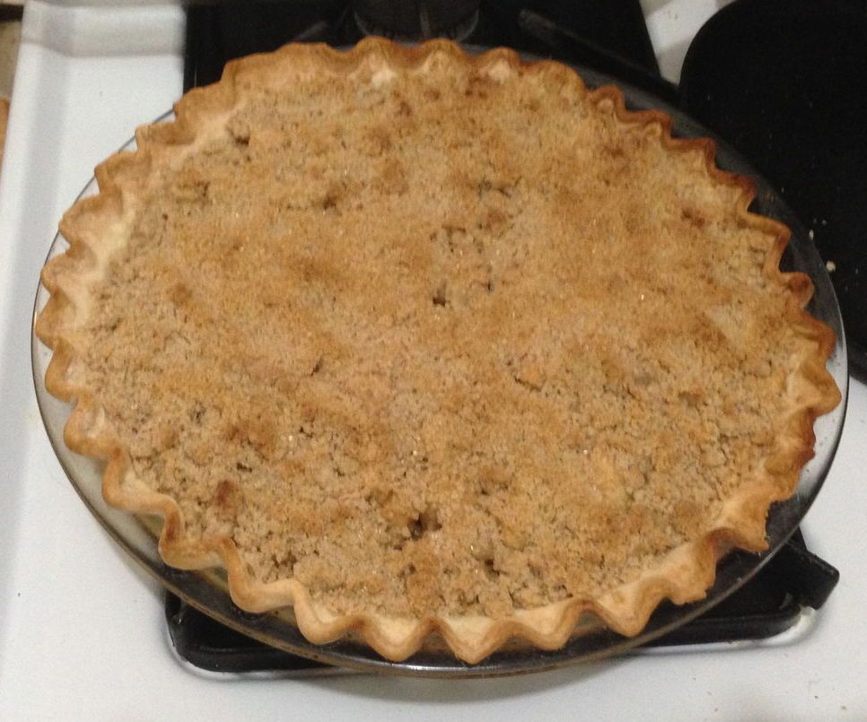 Cinnamon Apple Crumb Pie