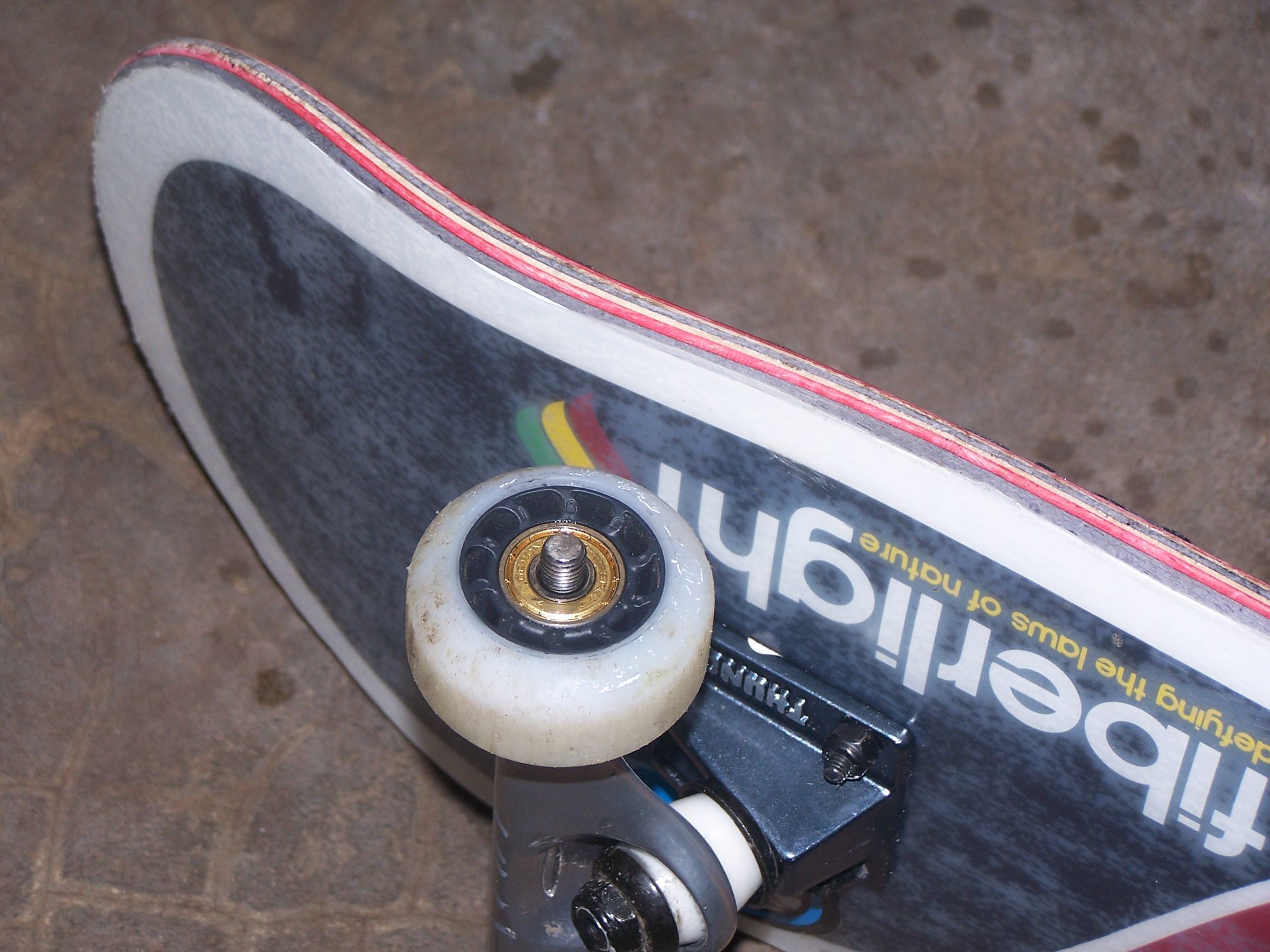 How to Put Together a Skateboard 5 Steps (with Pictures) Instructables