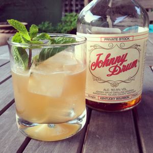 How to Make a Derby Cocktail